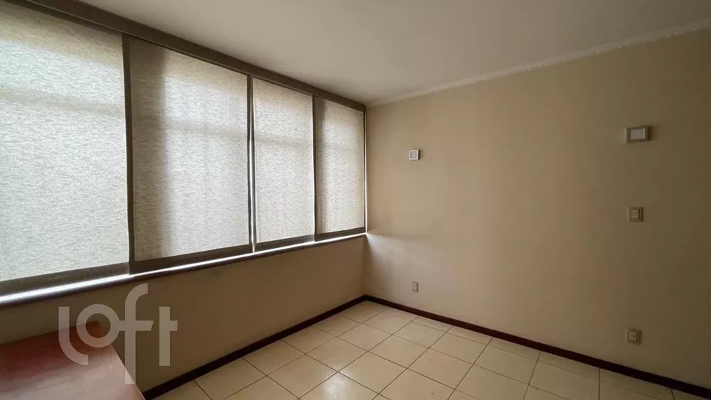 Apartamento à venda com 3 quartos, 141m² - Foto 4