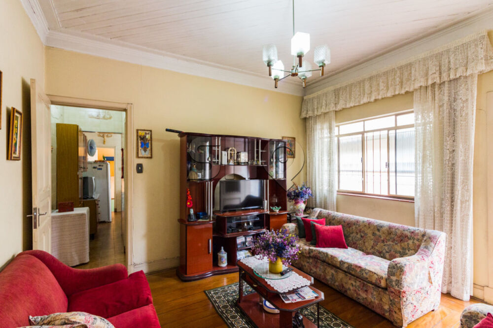 Casa à venda com 2 quartos, 130m² - Foto 1