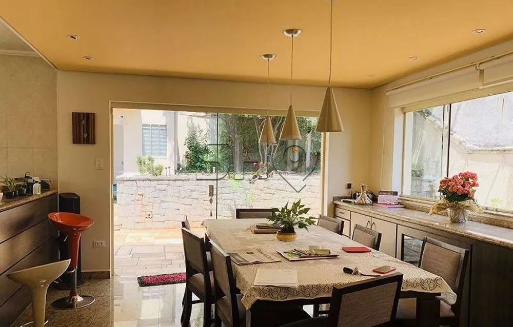Sobrado, 3 quartos, 306 m² - Foto 1