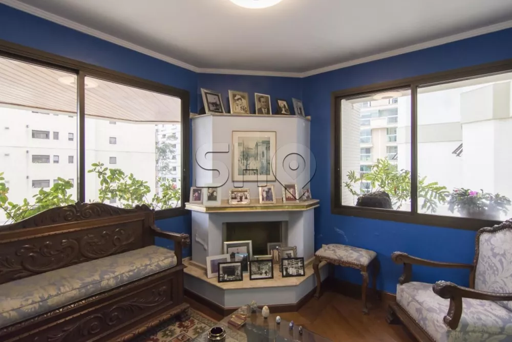 Apartamento à venda com 4 quartos, 245m² - Foto 4