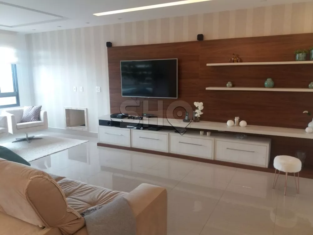 Apartamento à venda com 4 quartos, 250m² - Foto 1