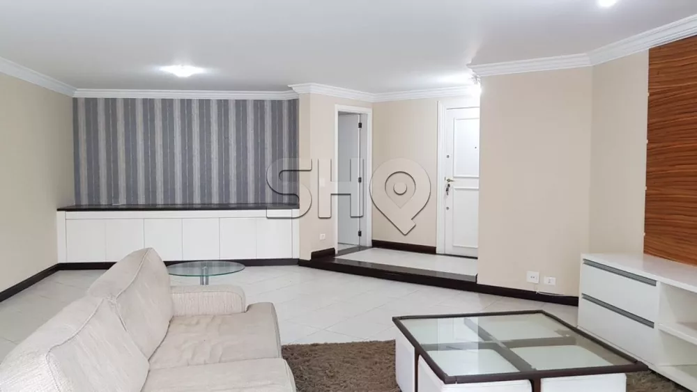 Apartamento para alugar com 3 quartos, 240m² - Foto 5