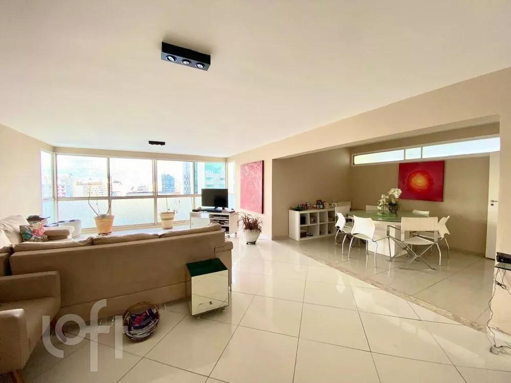 Apartamento à venda com 3 quartos, 169m² - Foto 2