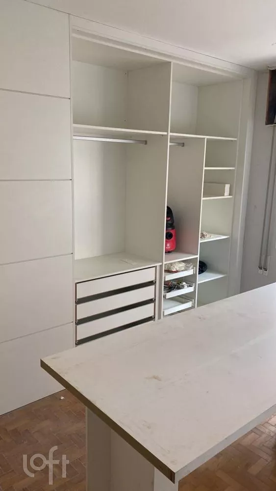 Apartamento à venda com 3 quartos, 151m² - Foto 2