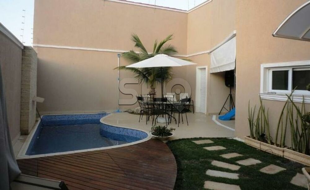 Sobrado à venda com 4 quartos, 232m² - Foto 1
