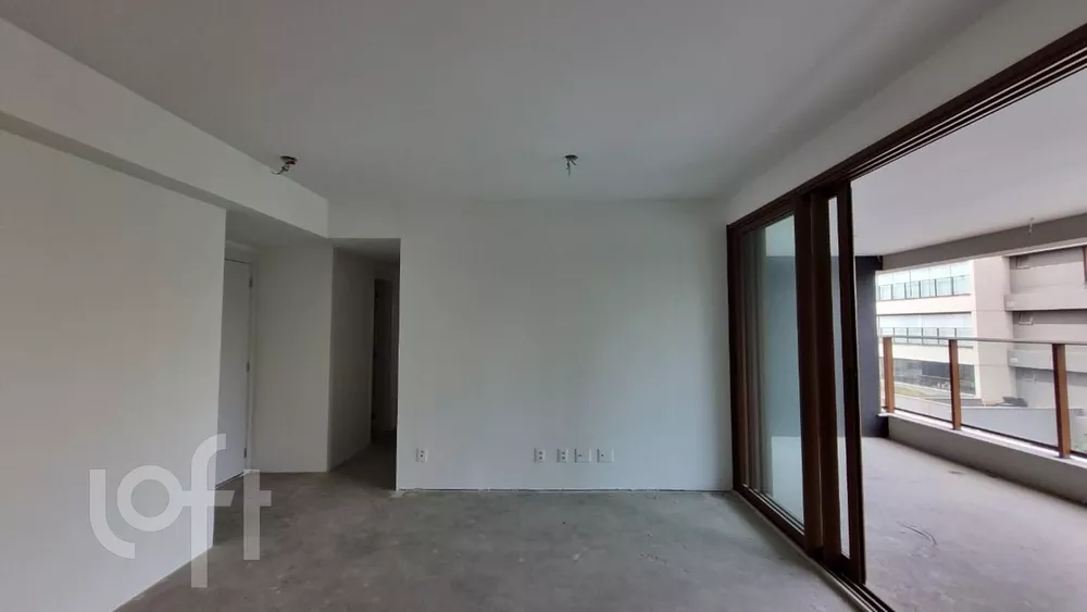 Apartamento à venda com 3 quartos, 110m² - Foto 1