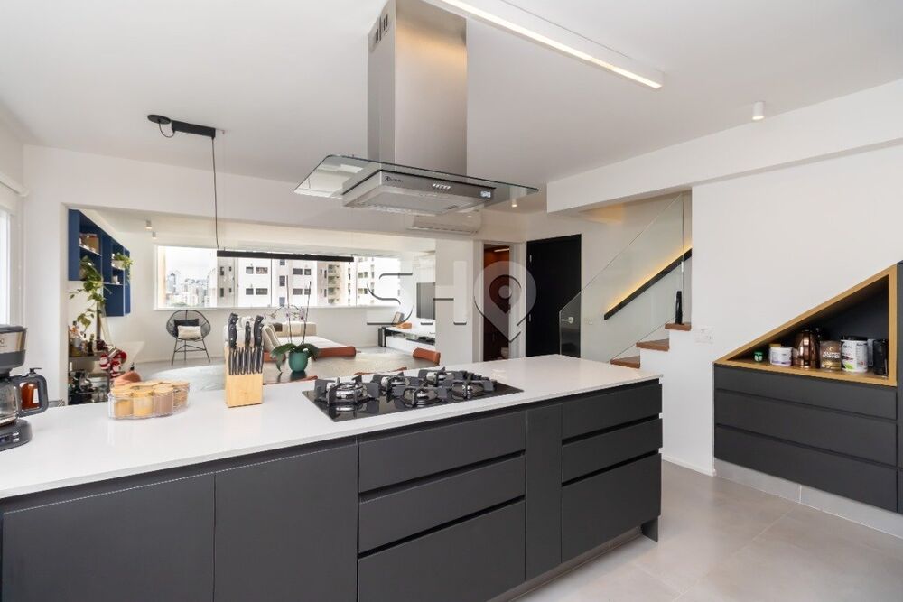 Cobertura à venda com 2 quartos, 250m² - Foto 2