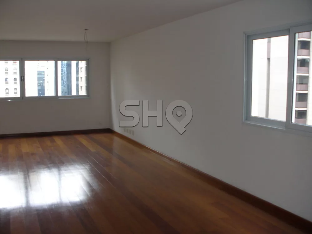 Apartamento para alugar com 4 quartos, 360m² - Foto 2