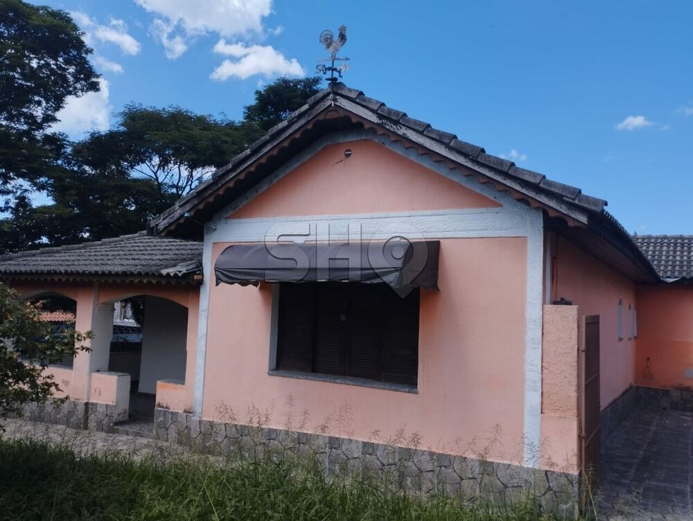 Casa à venda e aluguel com 3 quartos, 870m² - Foto 1
