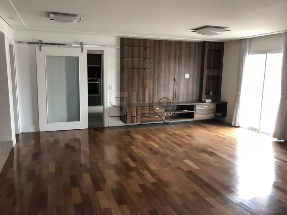 Apartamento à venda com 3 quartos, 200m² - Foto 2