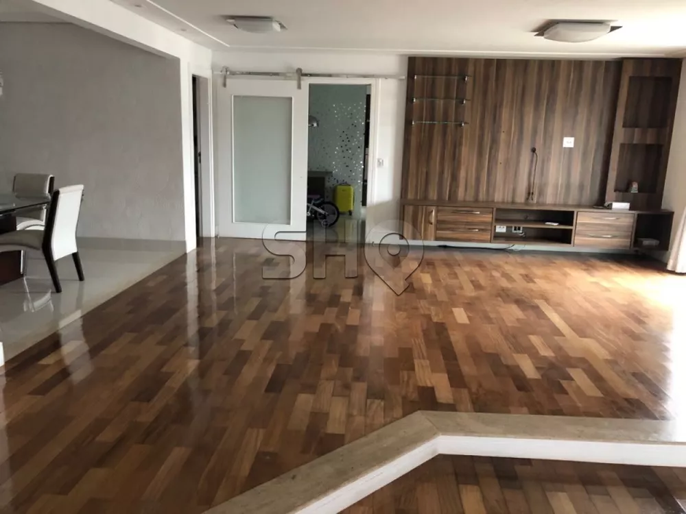 Apartamento à venda com 3 quartos, 200m² - Foto 1