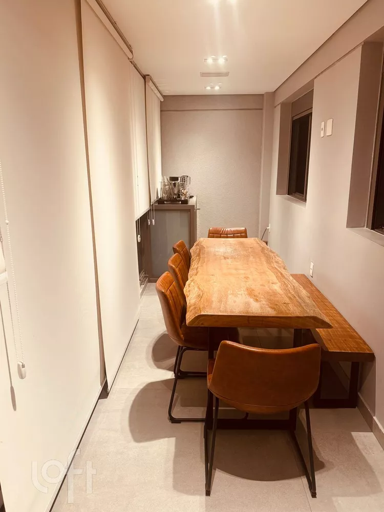 Apartamento à venda com 2 quartos, 67m² - Foto 2