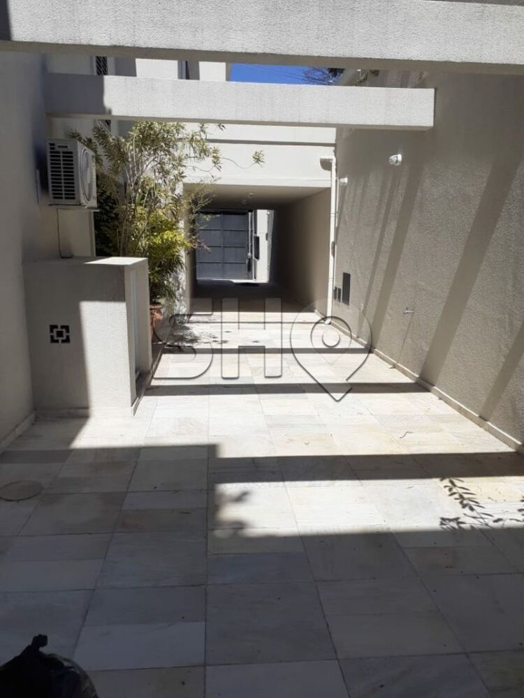 Casa à venda com 6 quartos, 1350m² - Foto 11