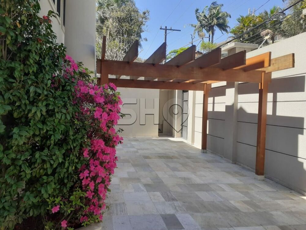 Casa à venda com 6 quartos, 1350m² - Foto 9