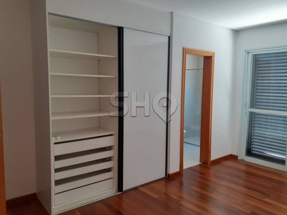 Casa à venda com 6 quartos, 1350m² - Foto 3