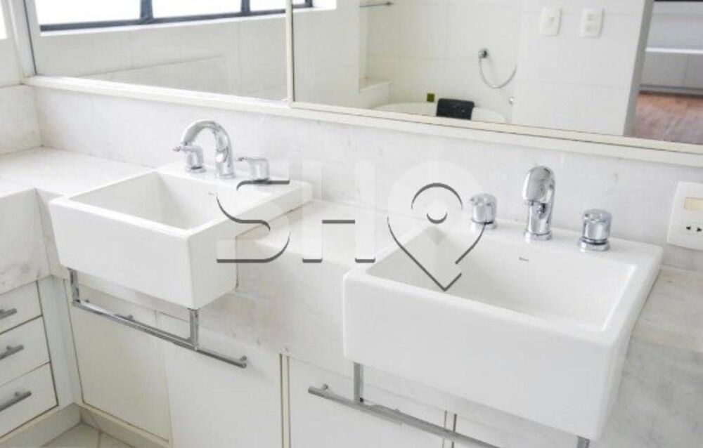 Apartamento para alugar com 4 quartos, 226m² - Foto 3