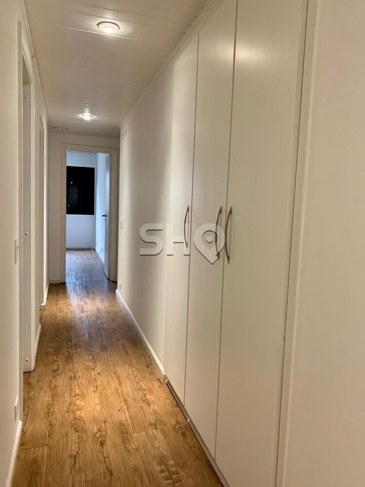 Apartamento para alugar com 4 quartos, 226m² - Foto 11