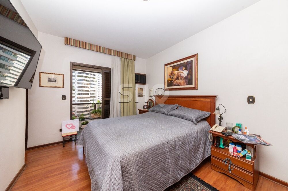 Apartamento à venda com 4 quartos, 215m² - Foto 5