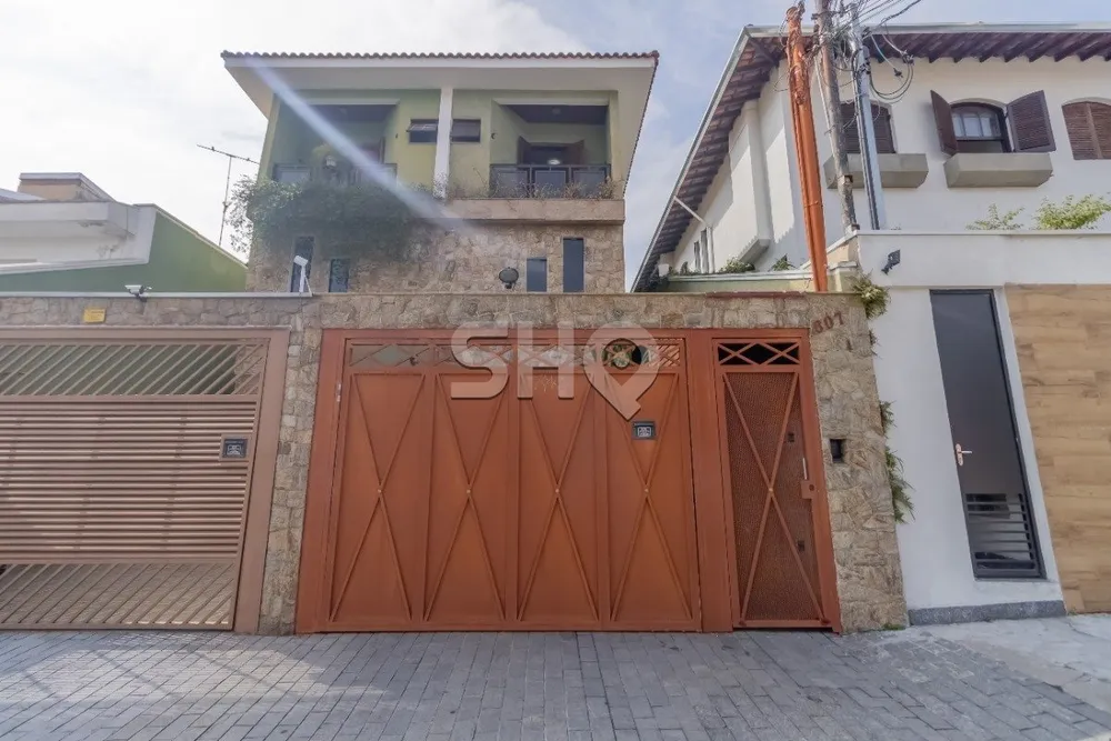 Casa, 4 quartos, 219 m² - Foto 1