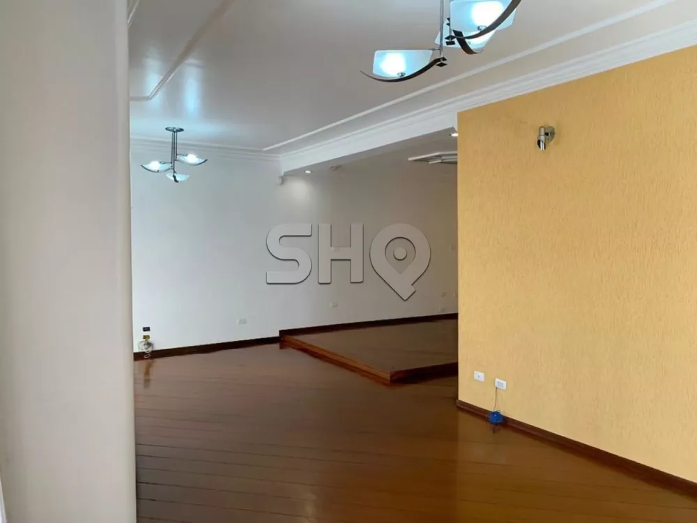 Sobrado à venda com 3 quartos, 300m² - Foto 2