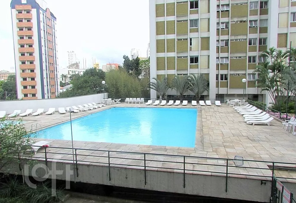 Apartamento à venda com 3 quartos, 137m² - Foto 1