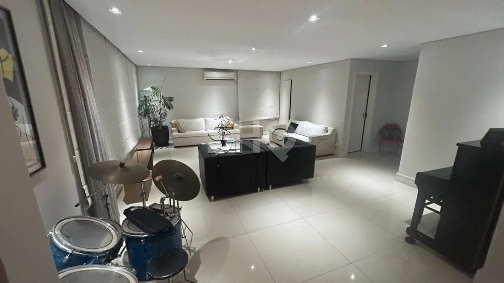 Apartamento, 3 quartos, 236 m² - Foto 1