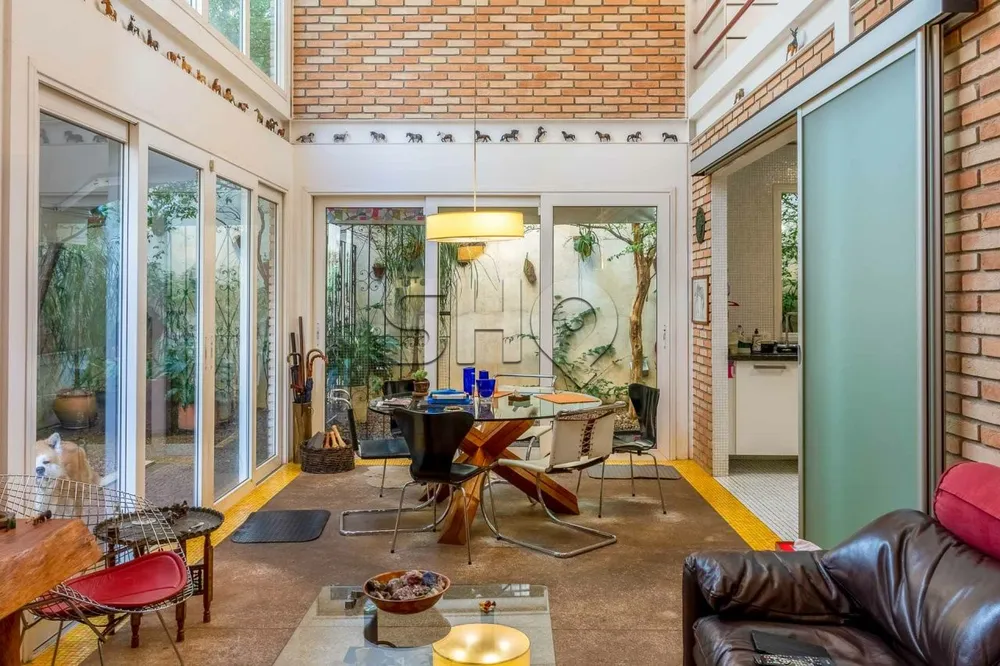 Casa, 4 quartos, 290 m² - Foto 1