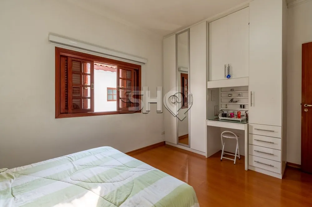 Casa, 3 quartos, 228 m² - Foto 1