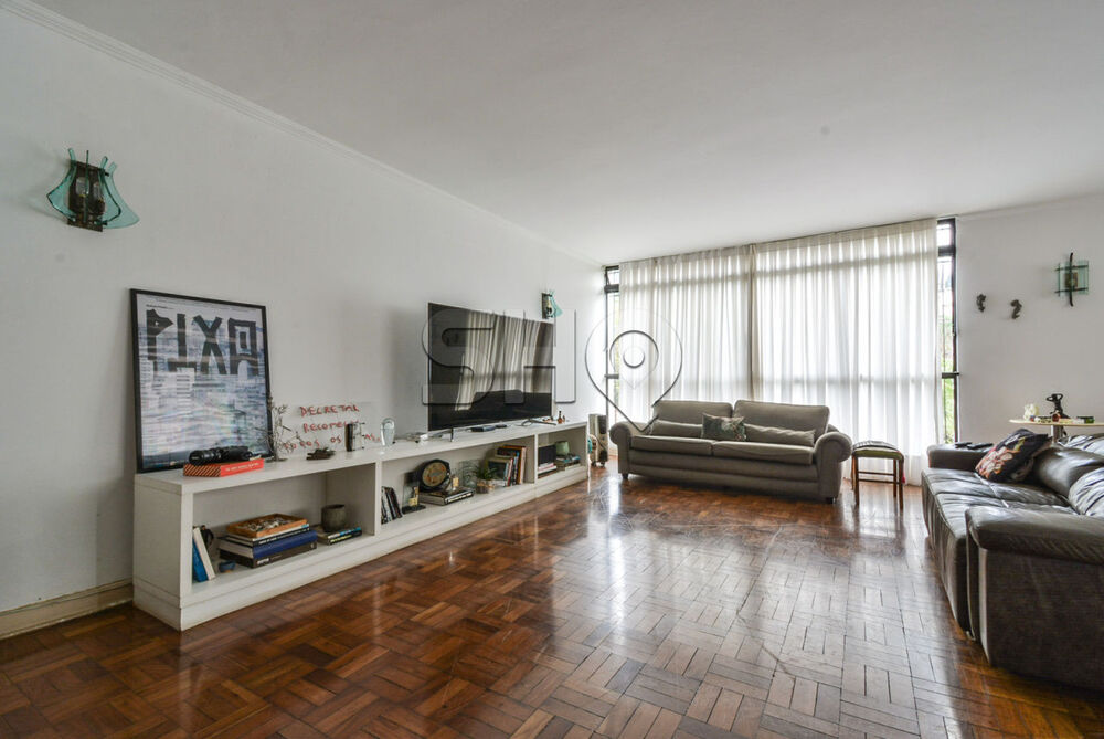 Sobrado à venda com 5 quartos, 453m² - Foto 1
