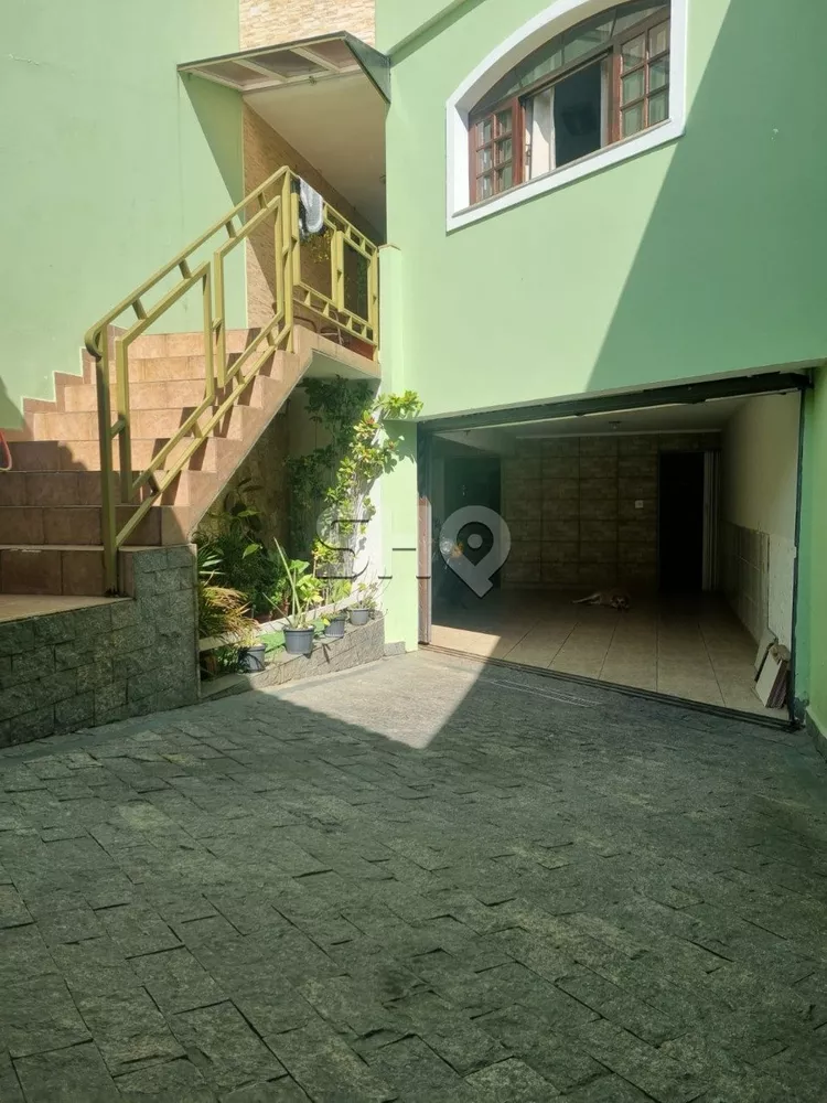 Sobrado à venda com 3 quartos, 150m² - Foto 1