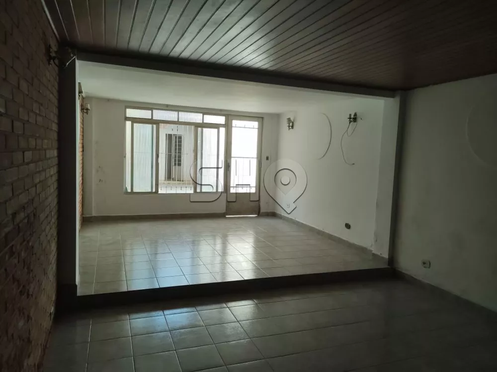 Casa à venda com 3 quartos, 216m² - Foto 1