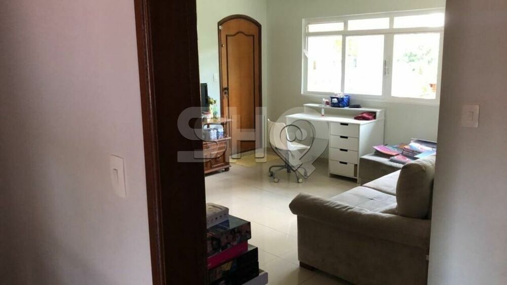 Sobrado à venda com 3 quartos, 269m² - Foto 1
