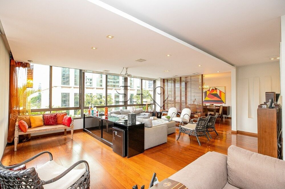 Apartamento à venda e aluguel com 3 quartos, 225m² - Foto 2