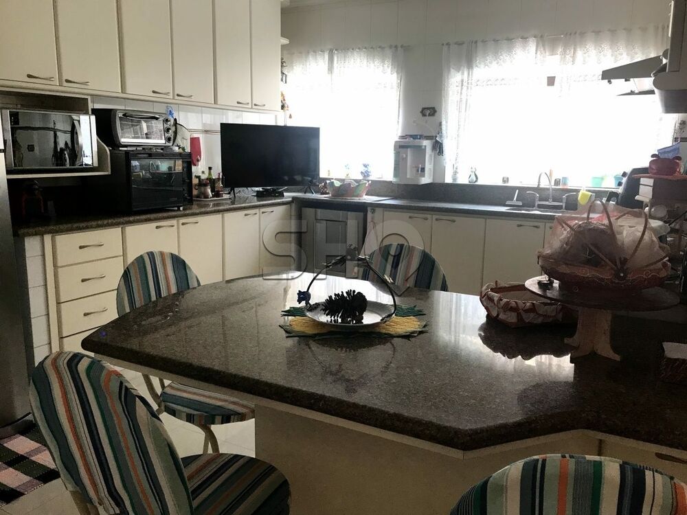 Sobrado, 5 quartos, 240 m² - Foto 1