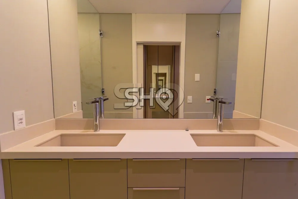 Apartamento, 3 quartos, 229 m² - Foto 2