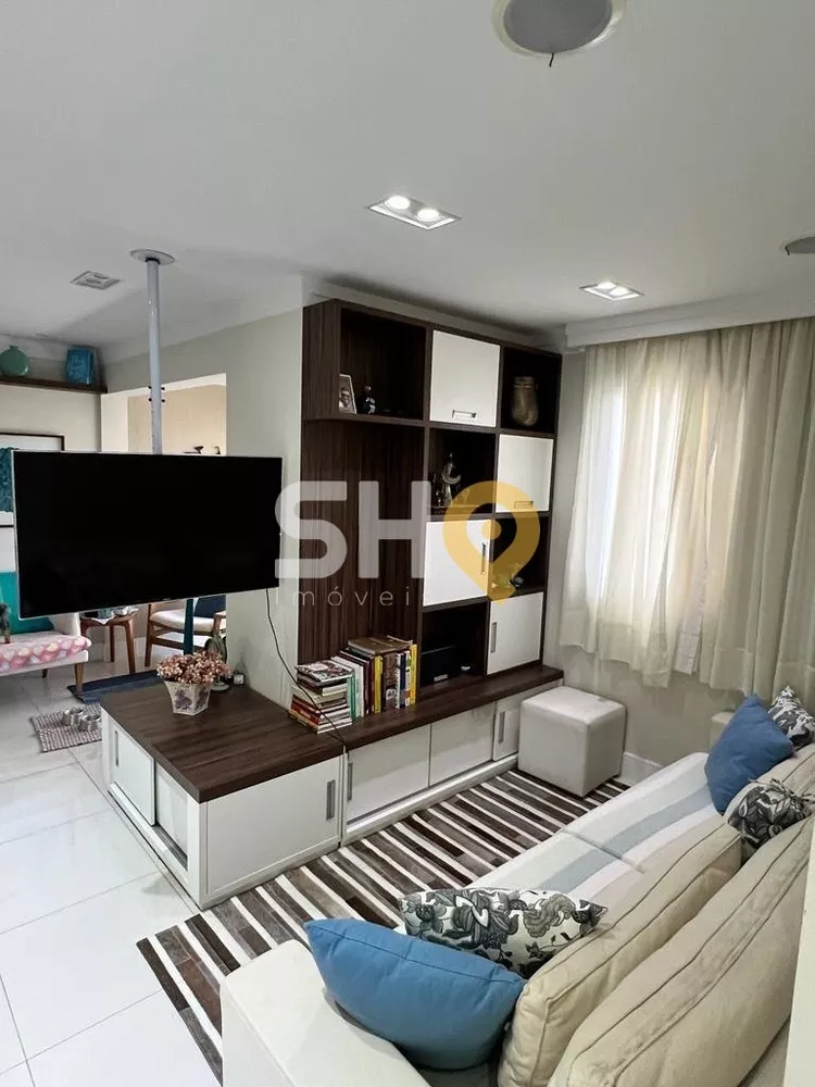 Apartamento à venda com 2 quartos, 70m² - Foto 2