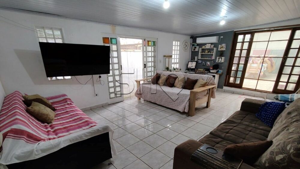 Sobrado à venda com 4 quartos, 250m² - Foto 1