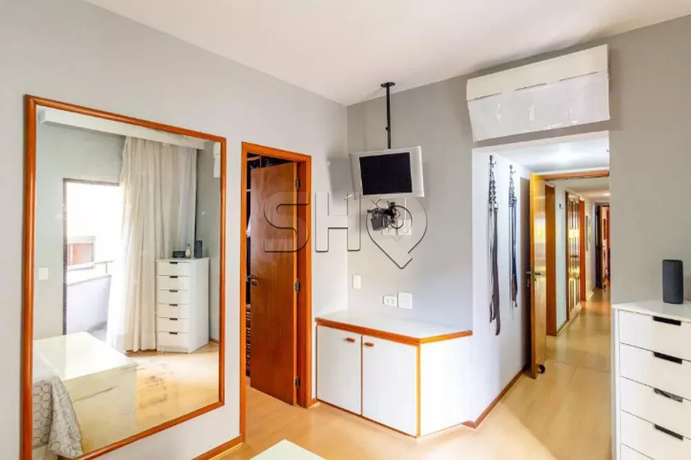 Apartamento, 4 quartos, 201 m² - Foto 1