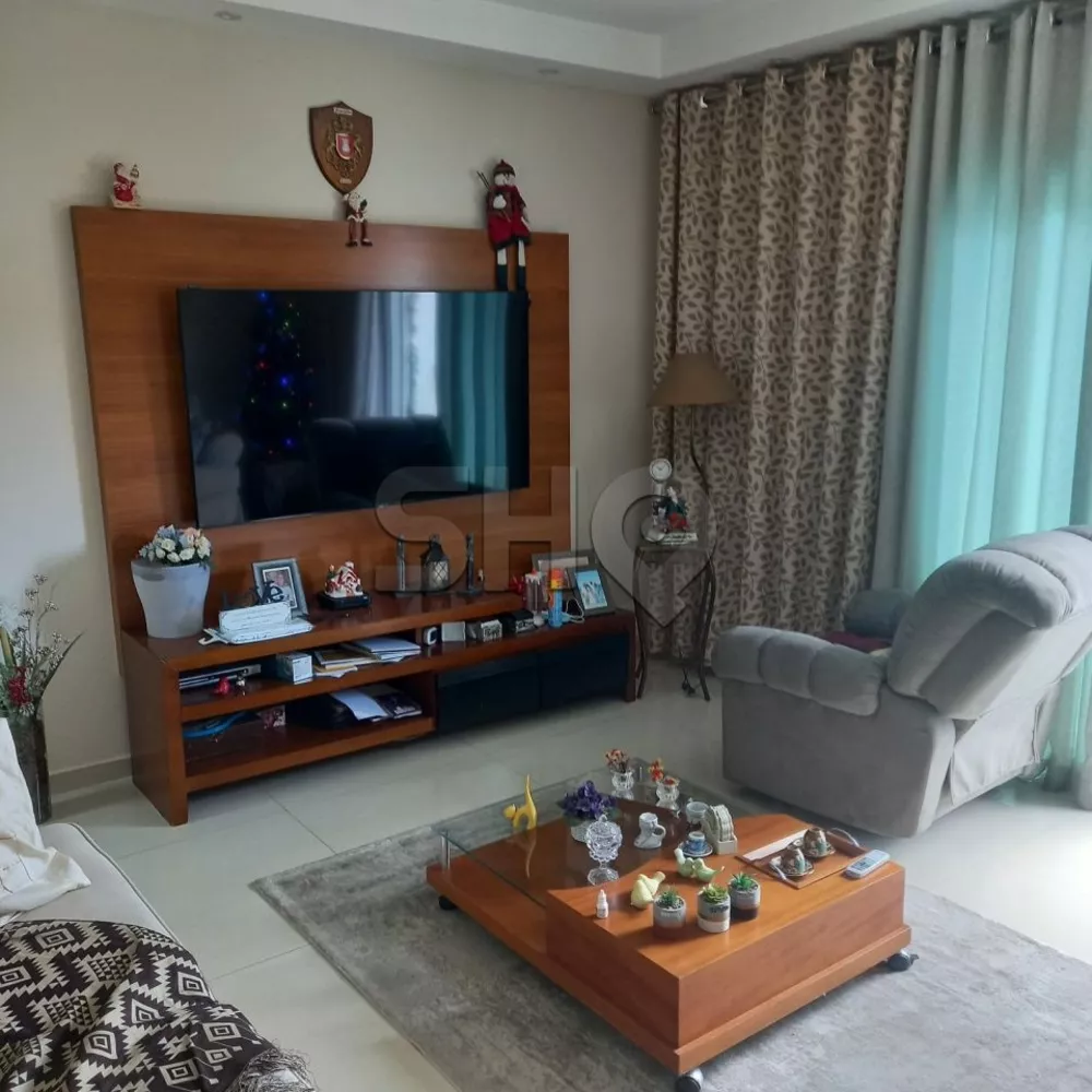 Sobrado à venda com 3 quartos, 210m² - Foto 1