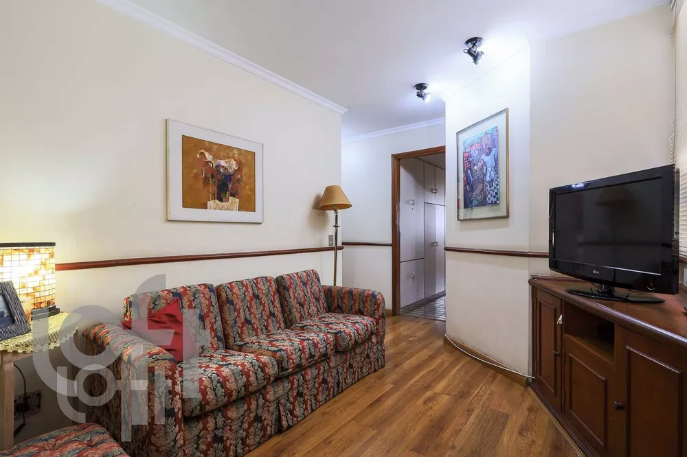 Apartamento à venda com 4 quartos, 237m² - Foto 2