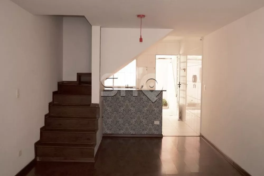 Casa à venda com 2 quartos, 75m² - Foto 1