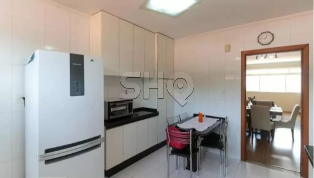 Apartamento à venda com 3 quartos, 140m² - Foto 8