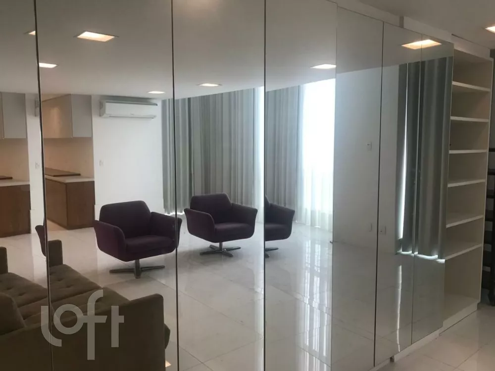 Apartamento à venda com 3 quartos, 185m² - Foto 3