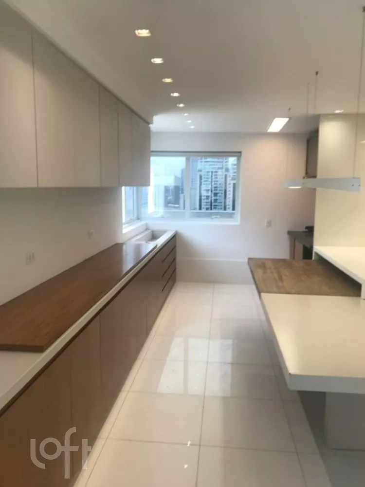 Apartamento à venda com 3 quartos, 185m² - Foto 8