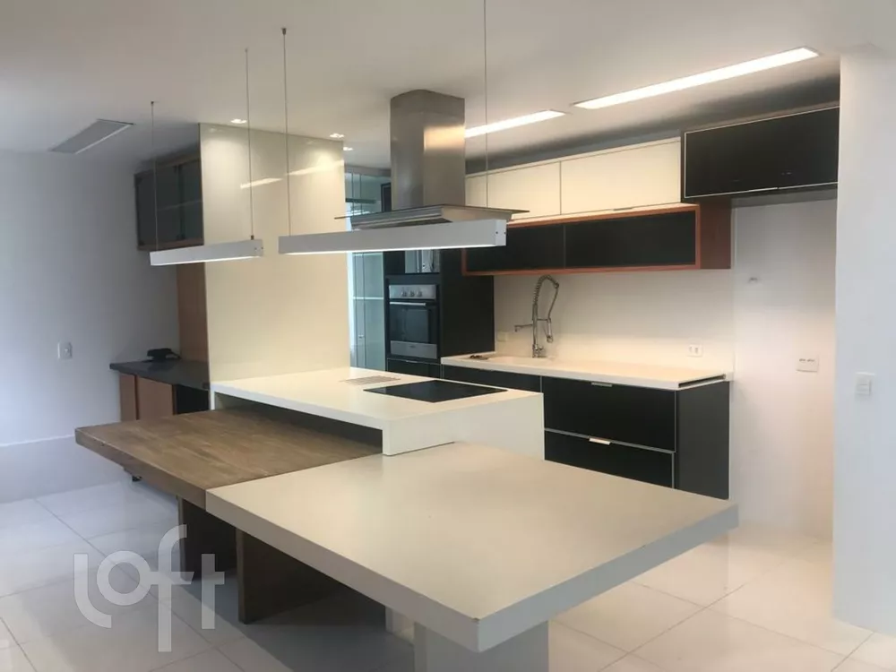 Apartamento à venda com 3 quartos, 185m² - Foto 7