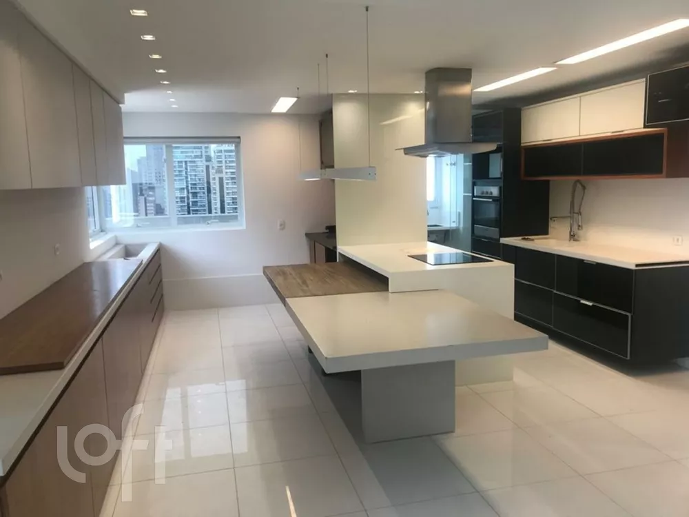 Apartamento à venda com 3 quartos, 185m² - Foto 5