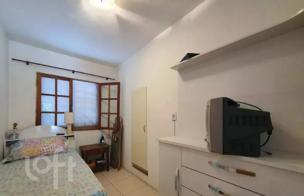 Casa à venda com 5 quartos, 240m² - Foto 2