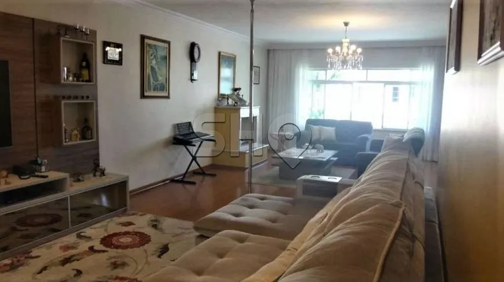 Sobrado à venda com 6 quartos, 400m² - Foto 1