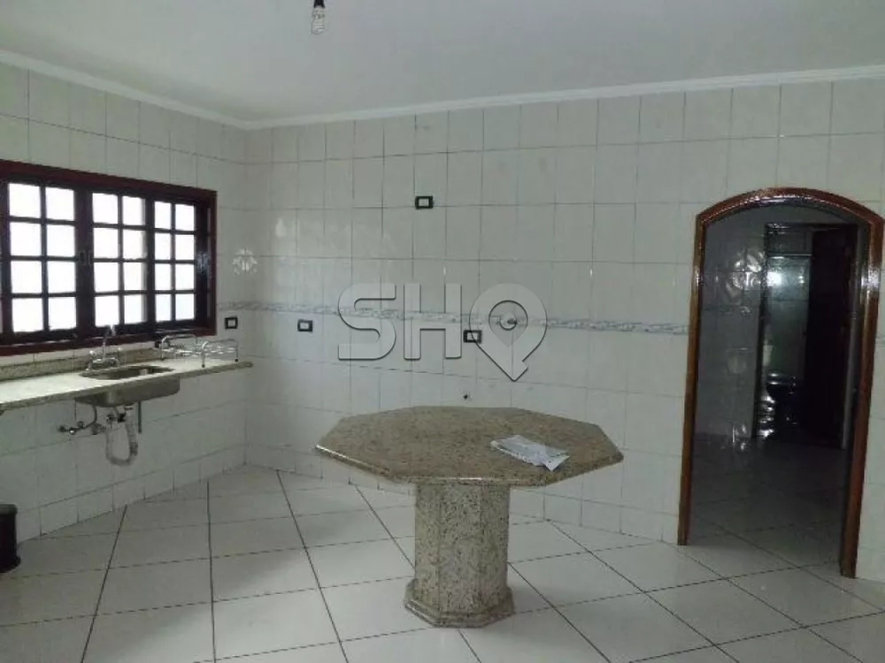 Sobrado à venda com 4 quartos, 250m² - Foto 2