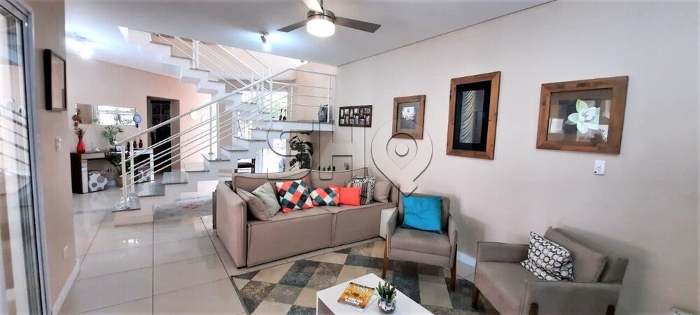 Sobrado à venda com 5 quartos, 300m² - Foto 1